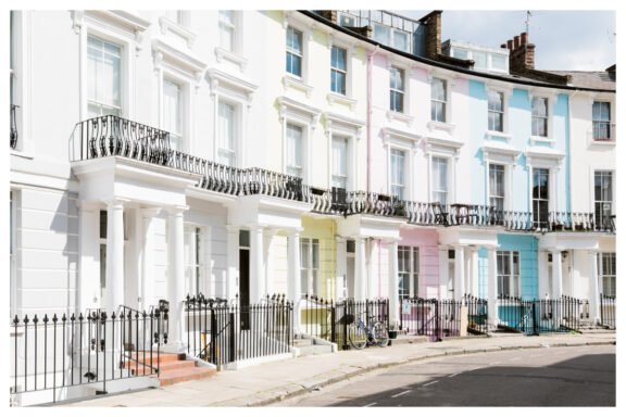 "Scenic London Stroll: Primrose Hill and Regent's Park Walking Guide