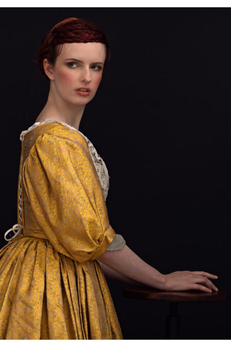 TheGirlWiththeGoldenDress